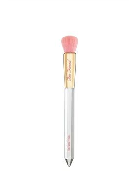 NWB Too Faced Diamond Light Highlighting Brush